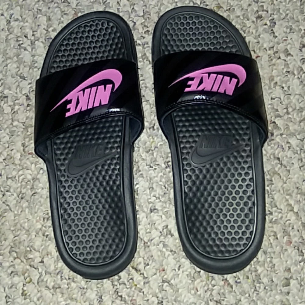 Nike slides